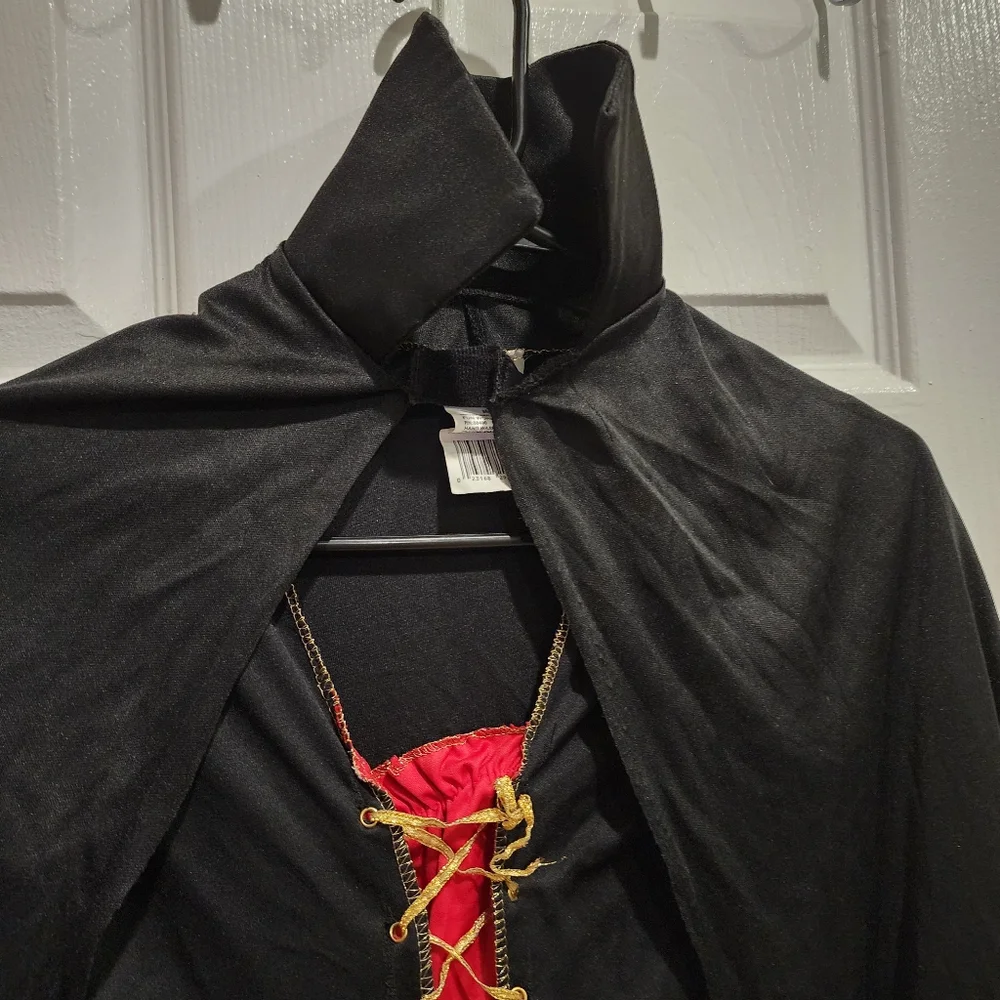 💕3/$15💕 Girls Vampire Costume